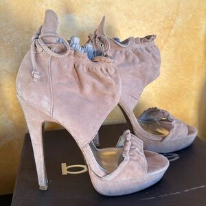 BEBE Mara Suede Tan Nude platform Sandals High Heels Sz 6